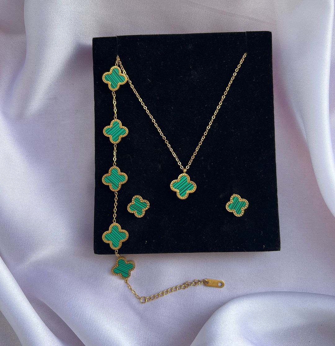 Amazing Clover Sets
