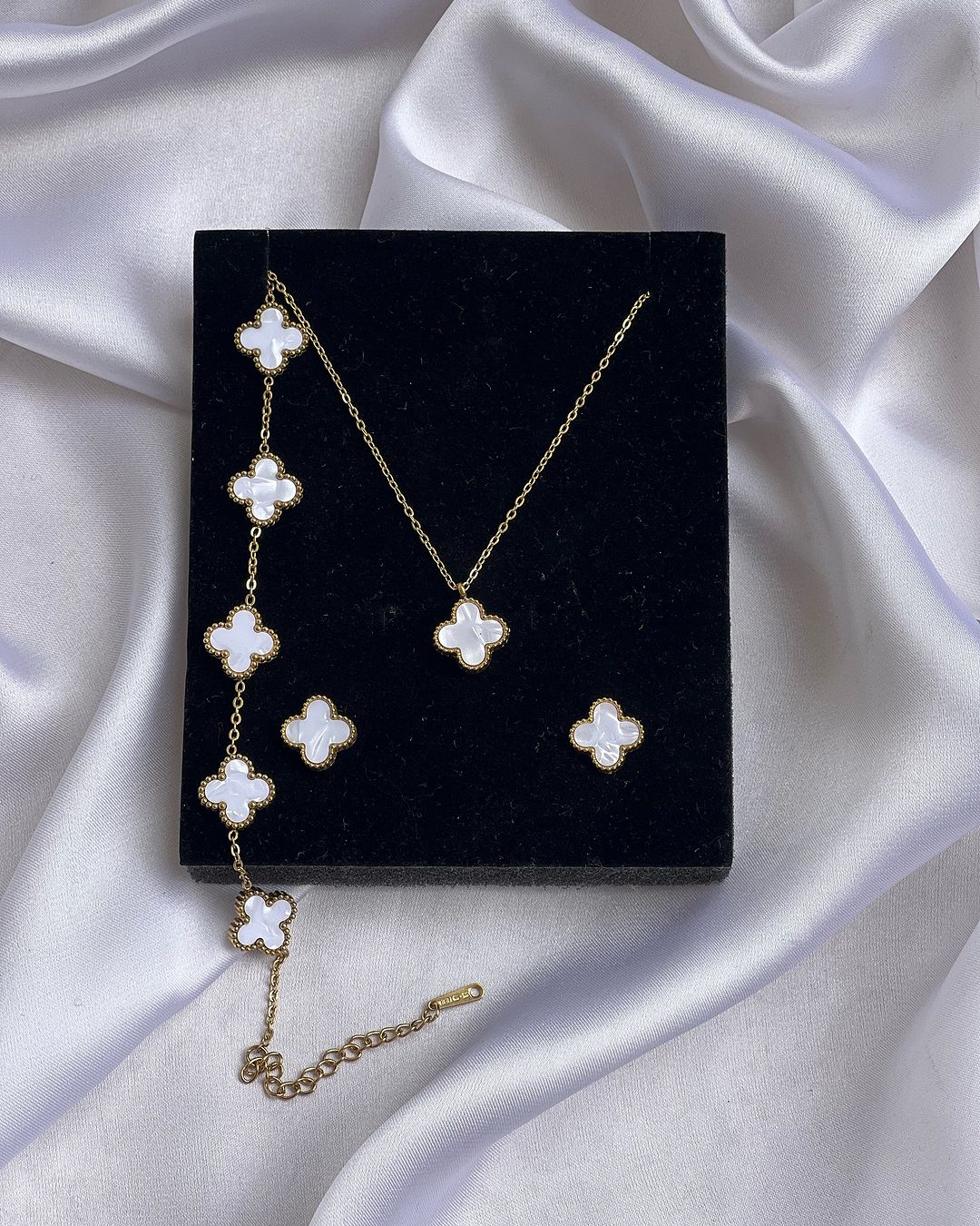 Amazing Clover Sets