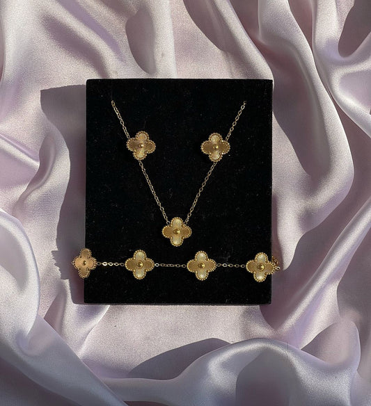 Amazing Clover Sets